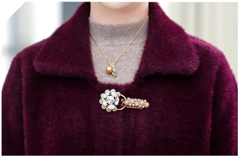 Autumn Winter Middle-aged Women Cashmere Sweater Jacket Large Size Women Imitation Water Velvet Coat 5XL High Quality W1419