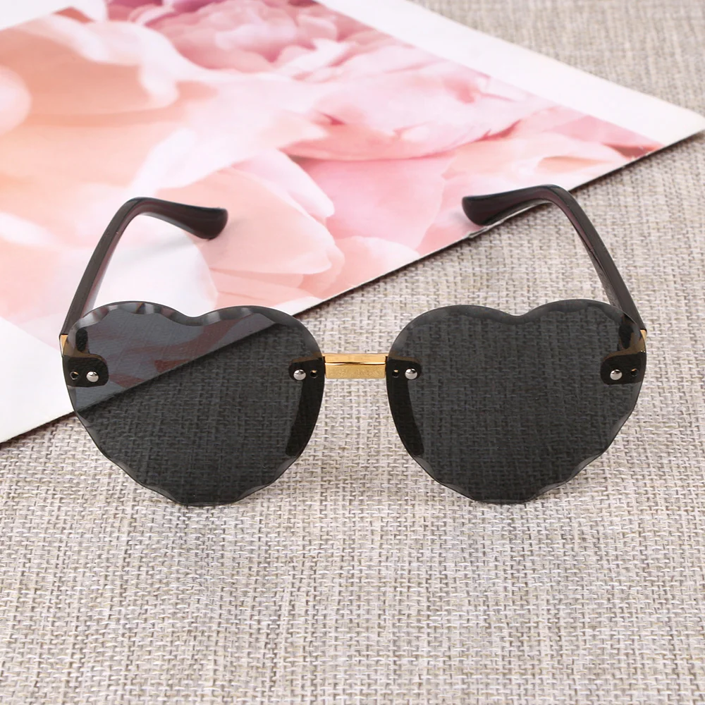 

Child Cute Heart Rimless Frame Ocean Sunglasses Children Gradient Gray Peach Red Lens Fashion Boy Girls Uv400 Protection Eyewear