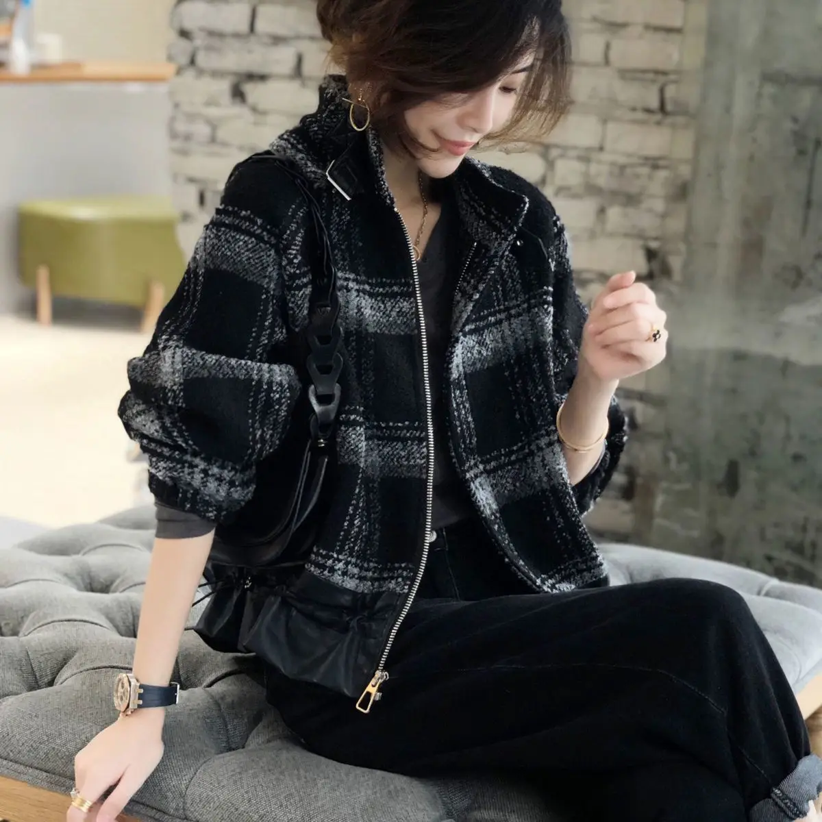 

Stand collar Plaid short coat 2021 spring new loose and thin European station foreign style baseball suit women's fashion