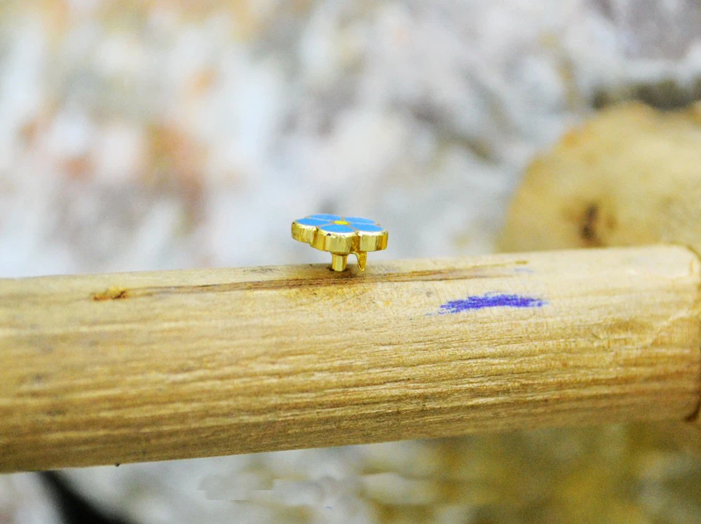 Оптовая продажа миниатюрный цветок фотообои забудьте о мне|Булавки и значки| |