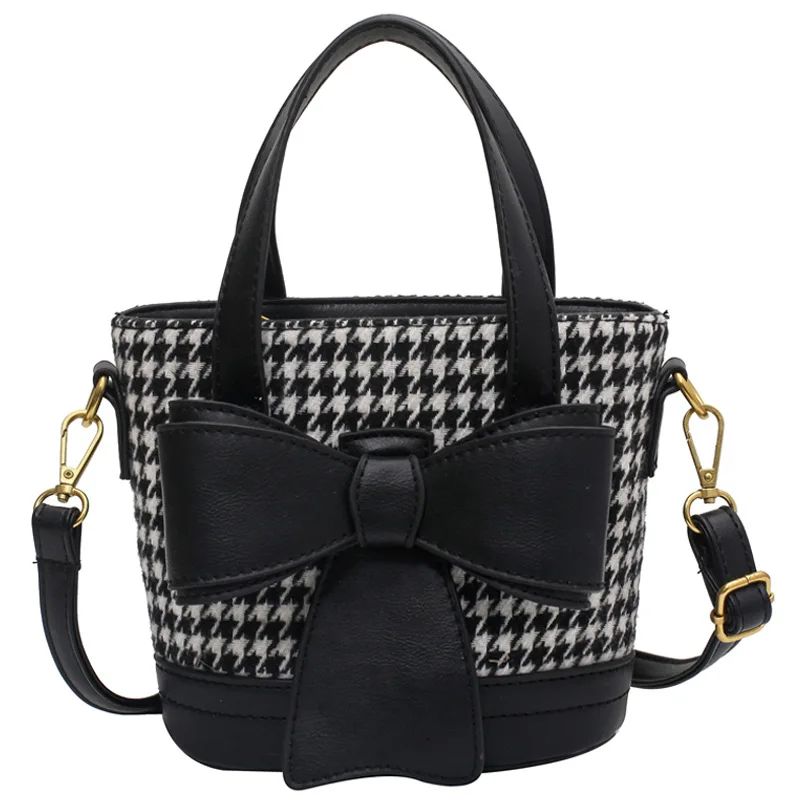 

Net red small autumn and winter popular new fashion Joker messenger bag foreign style portable bucket bag