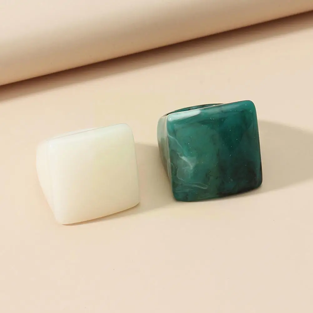

2pcs Fashion Irregular Rings Set Women Finger Acrylic Statement Ring Party Gifts Girls Travel Trendy Vintage Ring Resin Jew H7I0