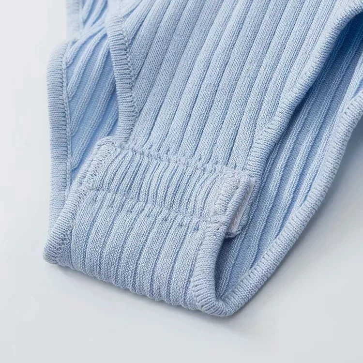 Женский трикотажный комбинезон однотонный с коротким рукавом классическое