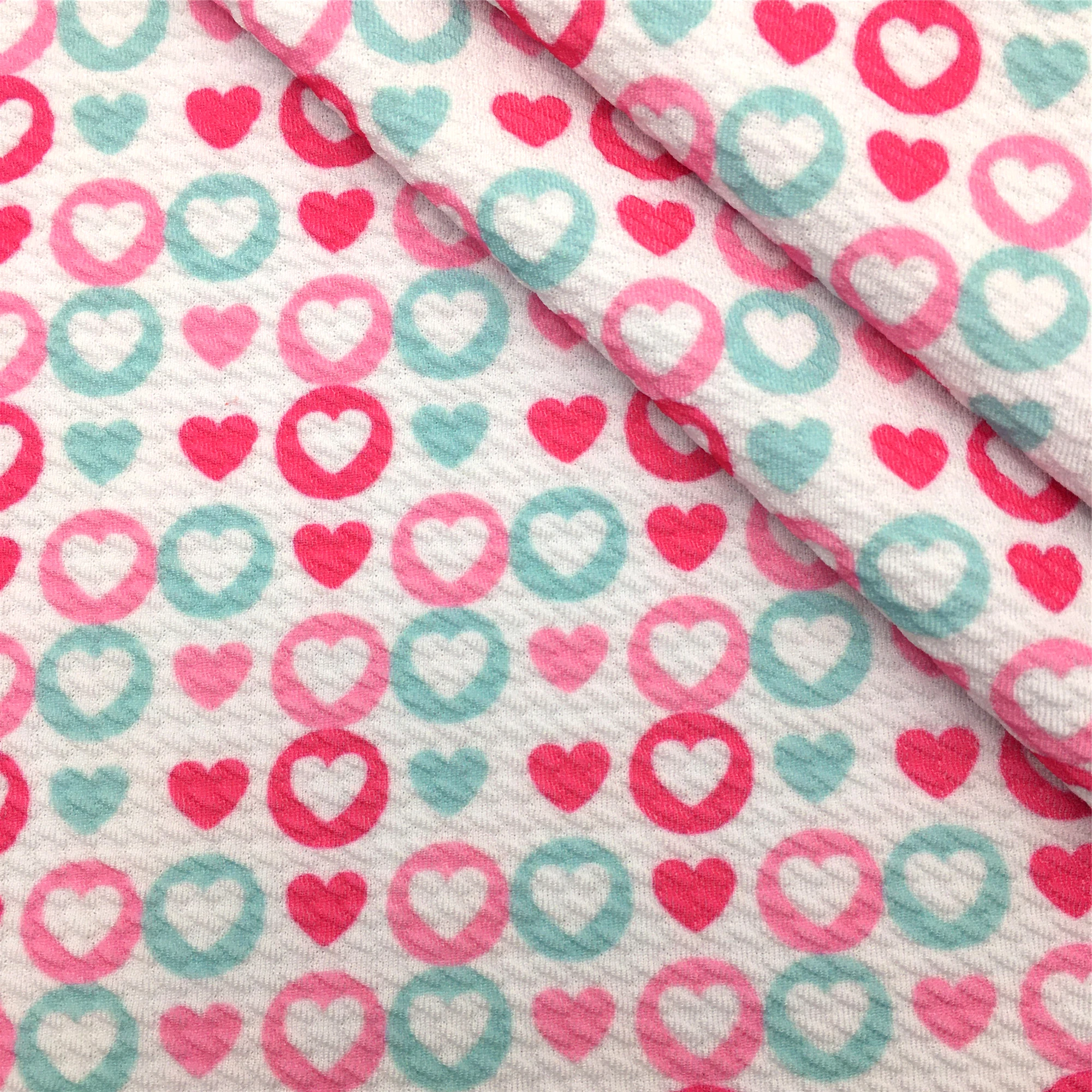 1/2 ярда трикотажная ткань из полиэстера и спандекса с принтом сердечек | Дом сад