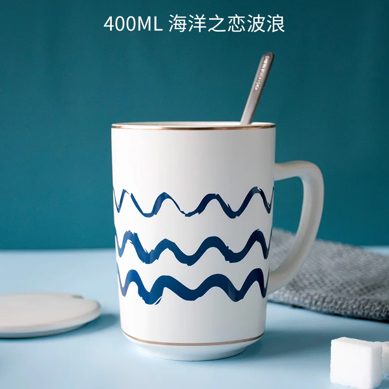 Кофейная керамическая кружка чашка с крышкой в виде ложки белая простая