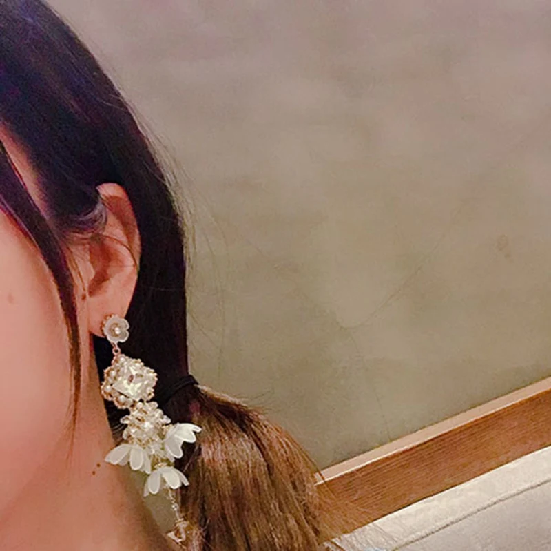 

MENGJIQIAO New Korean Elegant Pearl Drop Earrings For Women Acrylic Flower Crystal Brincos Temperament pendientes mujer Jewelry