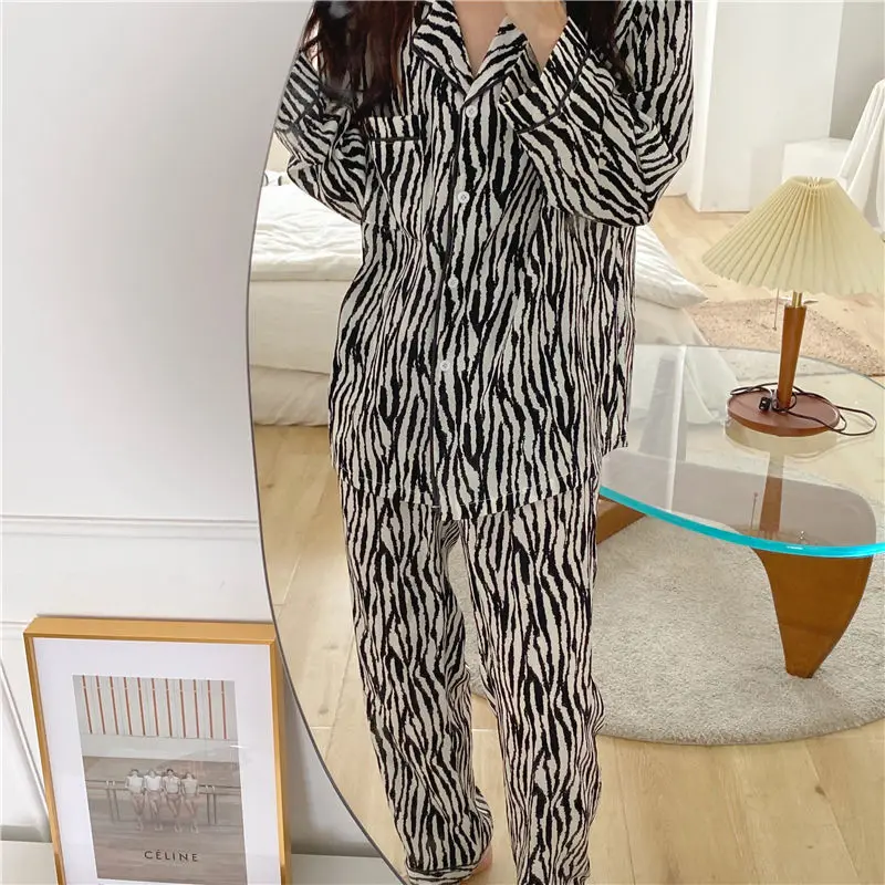 

Zebra Print Women Homewear Suit Spring Autumn Long Sleeve Ladies Pajamas Set with Long Pants Single Breasted Pijama Sets Female