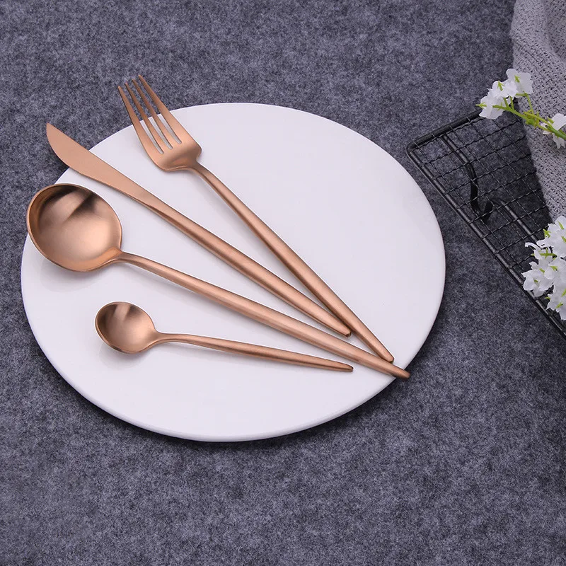 Столовые приборы в виде ложки и вилки|Столовые сервизы| |