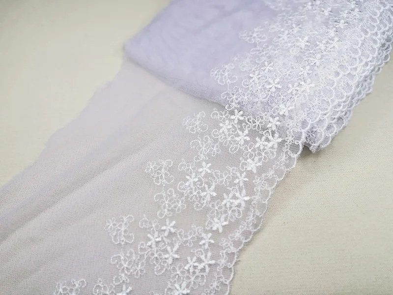 

Кружева с вышивкой из полиэстера, ширина 18 см, 10 м