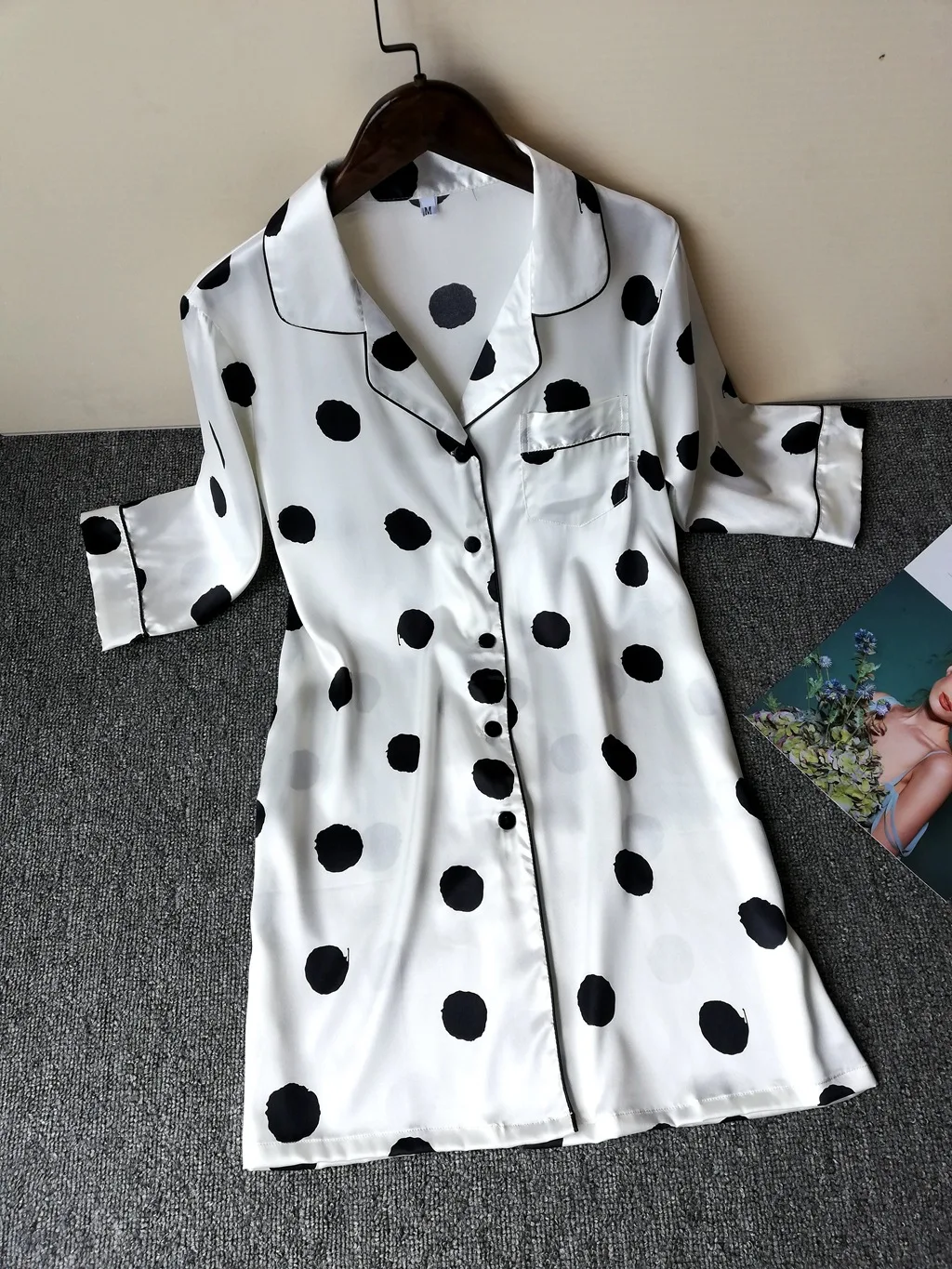 

Белая женская ночная рубашка пижама с принтом в горошек, летняя сексуальная ночная рубашка с карманами, ночная рубашка средней длины