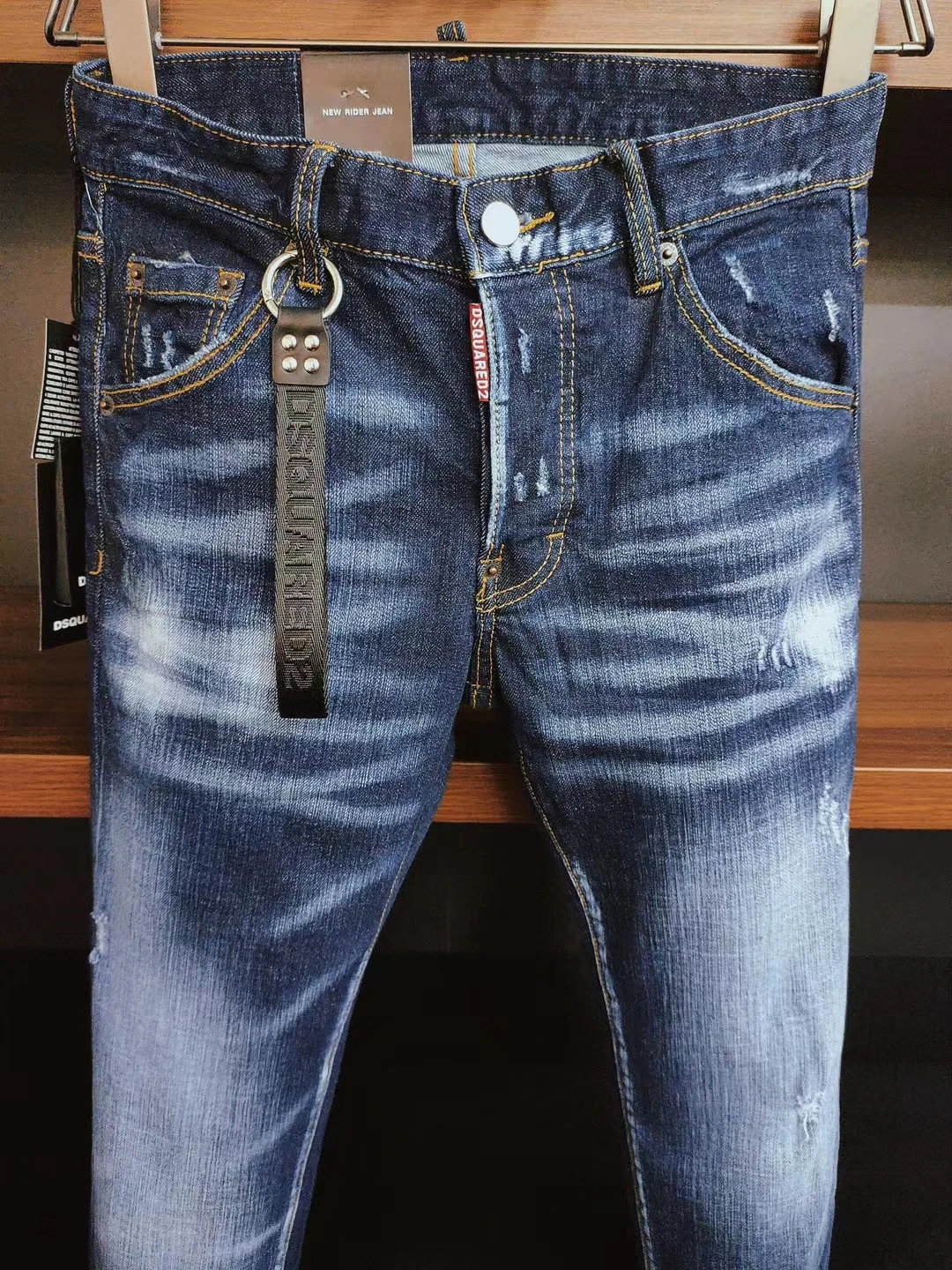 dsquared2