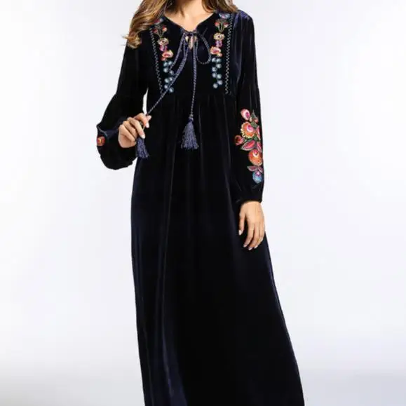 Женское платье макси с вышивкой вельветовое зимнее Абая теплое платья