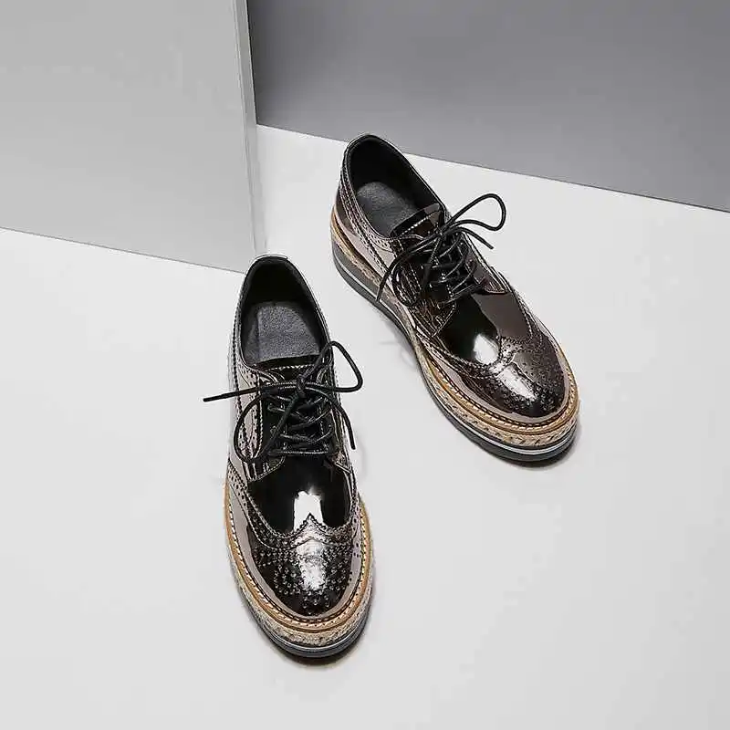 Классические туфли Krazing pot из лакированной кожи с перфорацией круглым носком на