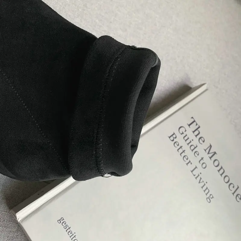Цвет хаки, черный, серый; ботинки из искусственной замши; женские ботильоны с острым носком на блочном каблуке; женские эластичные короткие ботинки; коллекция года; зимняя обувь