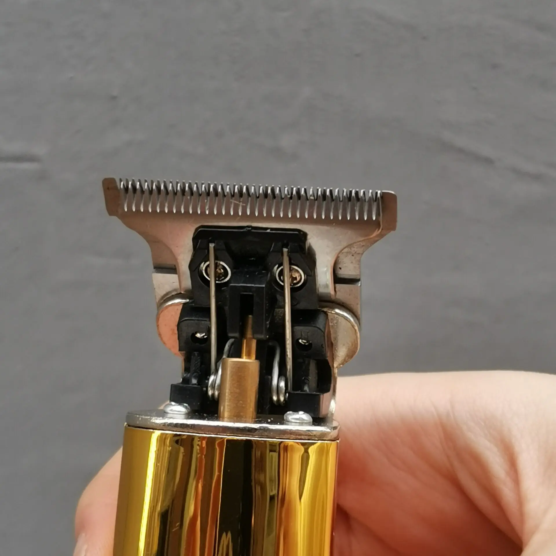 Тонкий Профессиональный литий-ионный Т-образный триммер для стрижки волос