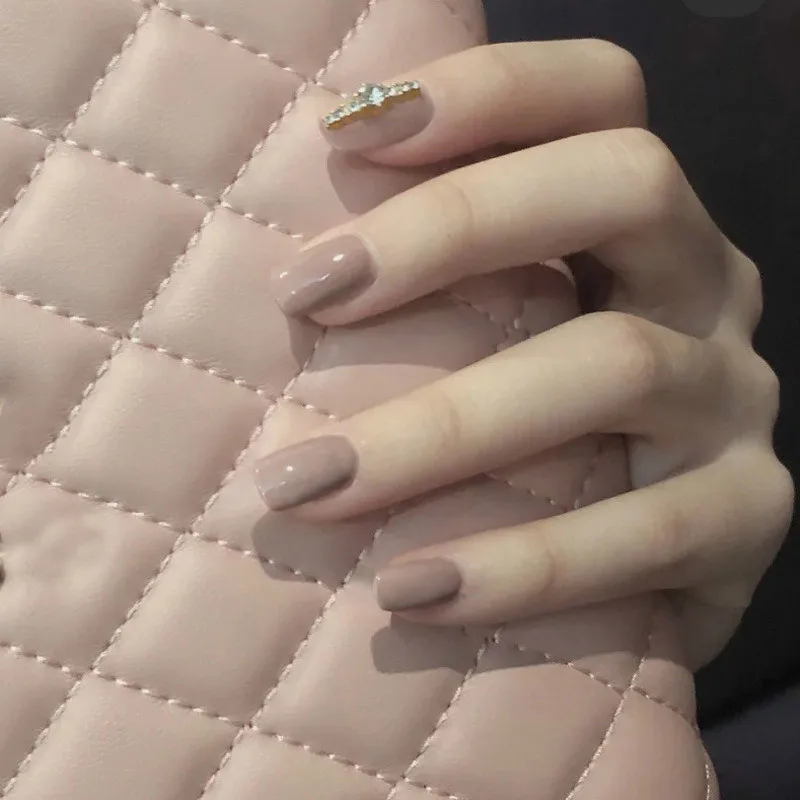 

24pcs/set Light Grey Rhinestone Dcor Short Size Design Artificial Nails DIY Fashion Nail Art Tips with Glue STTX889