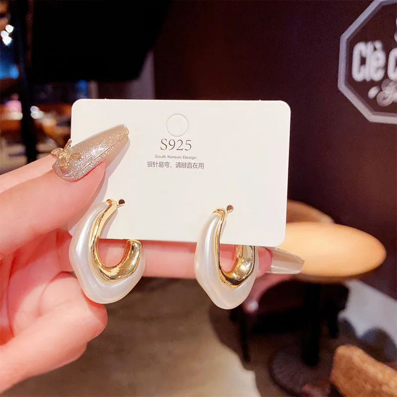 

New Irregular Acrylic Geometric Alloy Hoop Earrings Women Fashion Pearl Colorful Acrylic Earrings Women Travel Jewelry Gifts