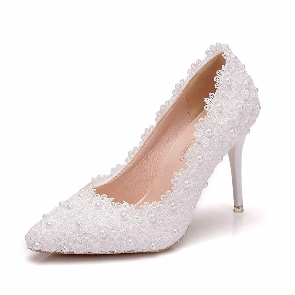 Туфли женские свадебные с перламутровым кружевом тонкий каблук заостренный