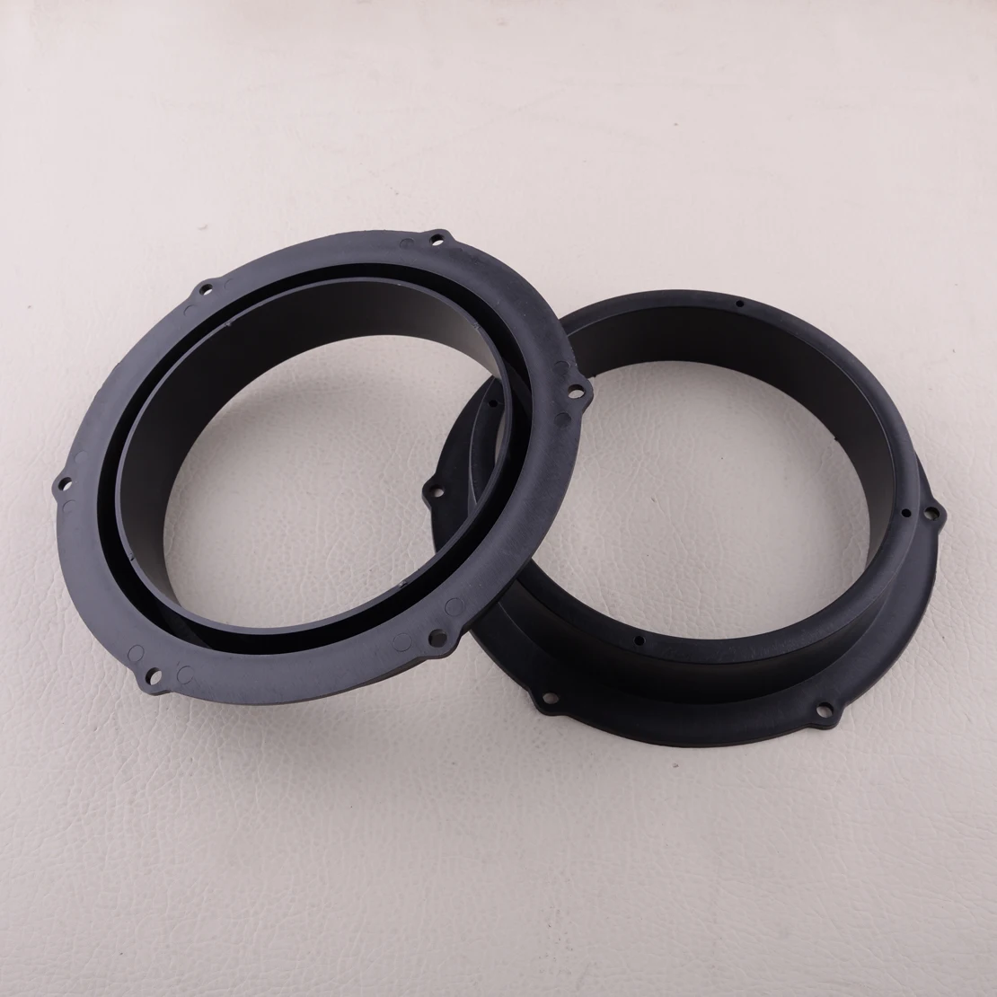 

2Pcs 6.5-inch Speaker Mounting Spacer Adapter Bracket Ring Fit for Audi VW Magotan Tiguan Passat B7 Phaeton Sagitar CC Touareg