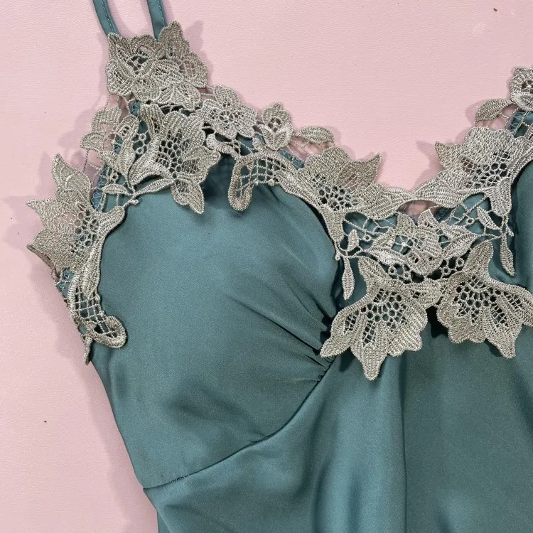 

Sexy Sleepwear Women Robe Satin 2 Piece Sleep Set Bride Bridesmaid Wedding Gown Kimono Gown Lace Nightwear With Pads Nightdress