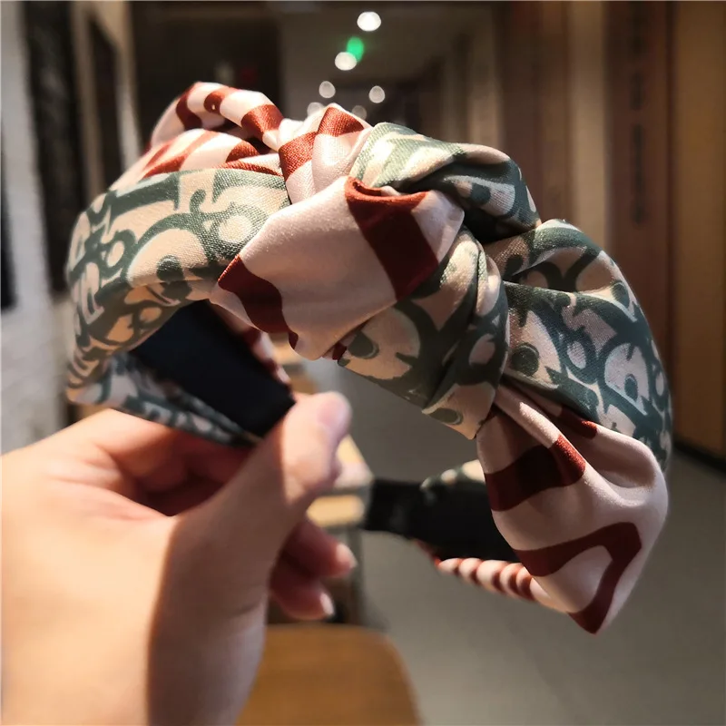 Модная повязка на голову контрастного цвета простая для головы заколка с бантом