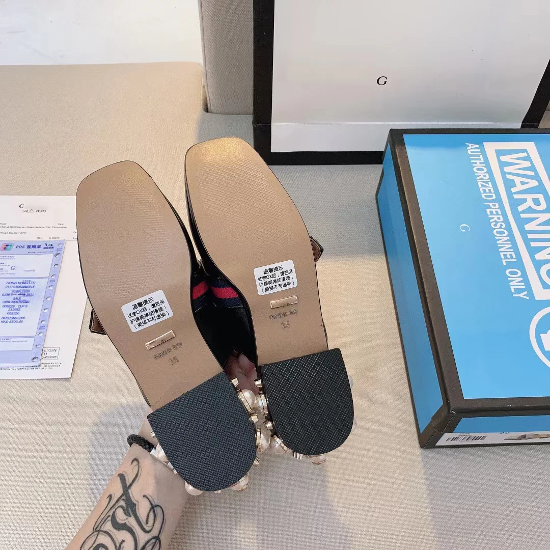 

Women's low heel Muller shoes with thick heel pearls and metal decoration are classic fashion, comfortable and versatile 2021