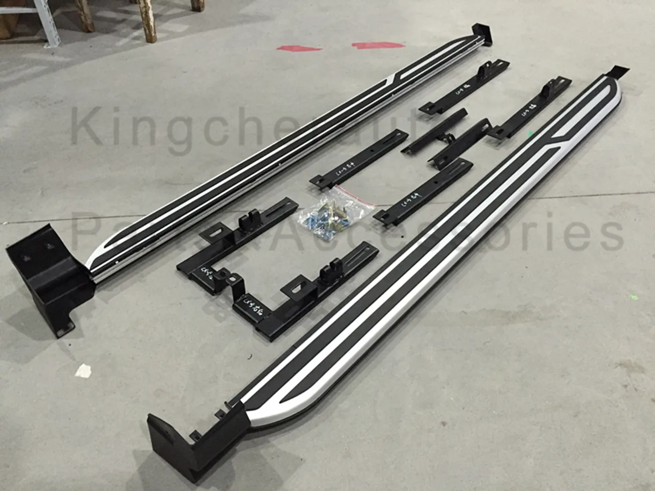 

2 шт. Левая Правая алюминиевая боковая подставка подходит для Mazda CX-5 CX5 2017-2024 подножка Nerf защита педали