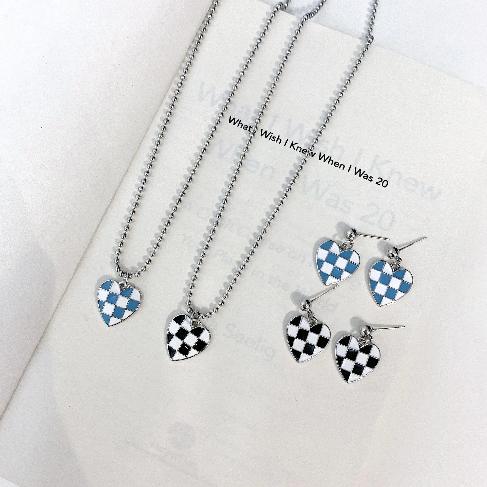 

Multicolor chessboard checkered Love Pendant Necklace female Xia ins design retro clavicle chain with Fashion Earrings