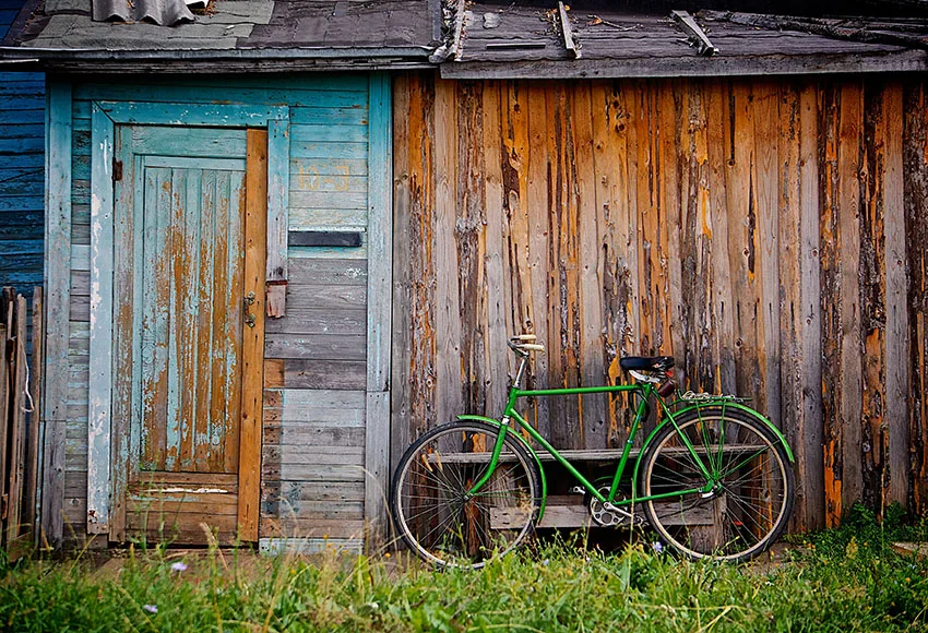 

Vinyl old wood door bicycle Children Party Photography Backgrounds Photographic Backdrops For Photo Studio