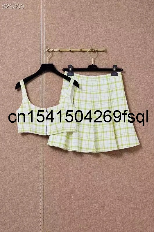 

2021 Fashion Runway Autumn Plaid Print Suits Women's Vintage Short Slash Neck Sleeveless Tops + Slim Mini Skirt 2 Piece Set