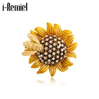 retro high end bee daisy brooches for women female temperament coat corsage sweater pin brooch scarf buckle sunflower jewelry