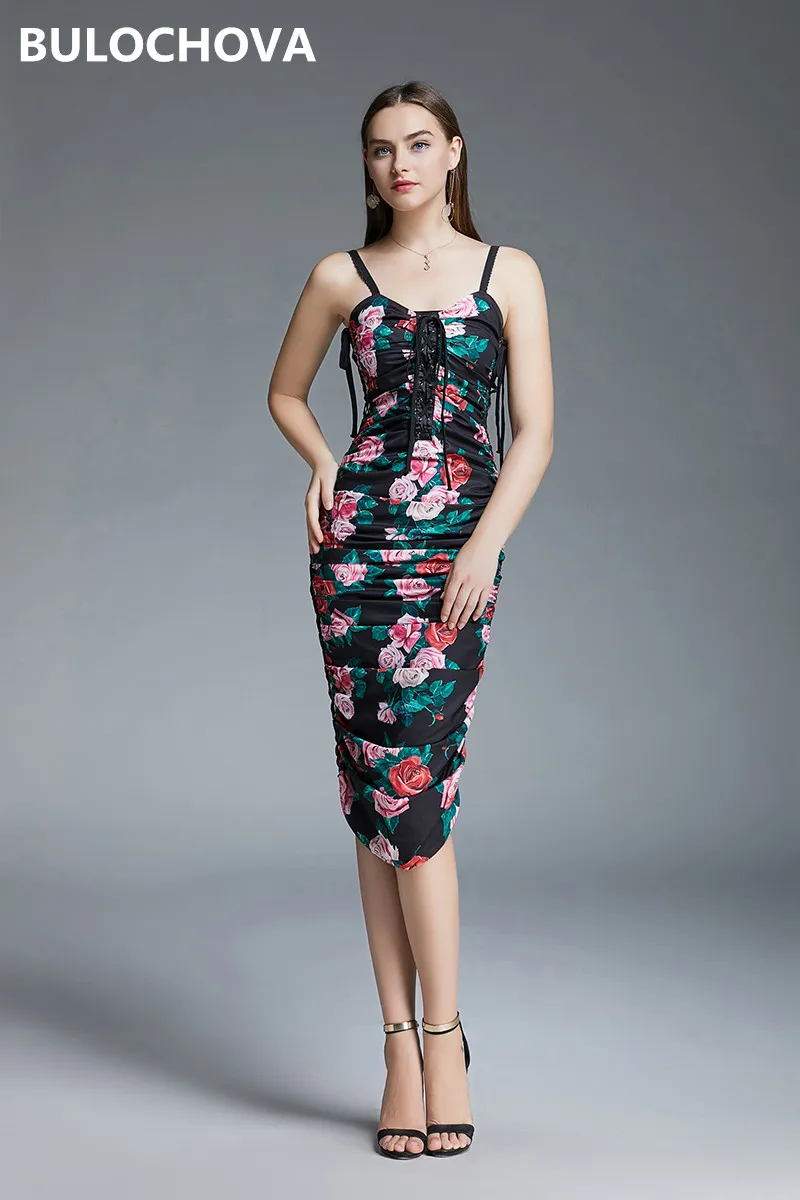 Женское облегающее платье на бретельках модельное Привлекательное без рукавов с