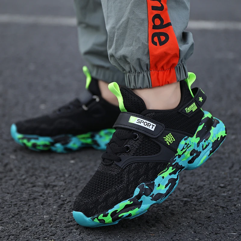 

New Kids Sneakers Boys Sport Running Shoes Lightweight Children Casual Sneakers Breathable Air Mesh Designer Shoes