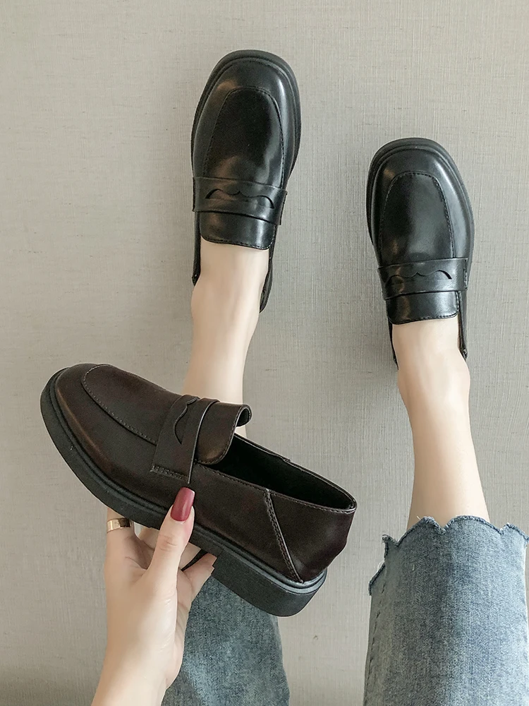 

2021 spring and autumn new ladies British style small leather shoes Korean fashion all-match flat sole casual shoes