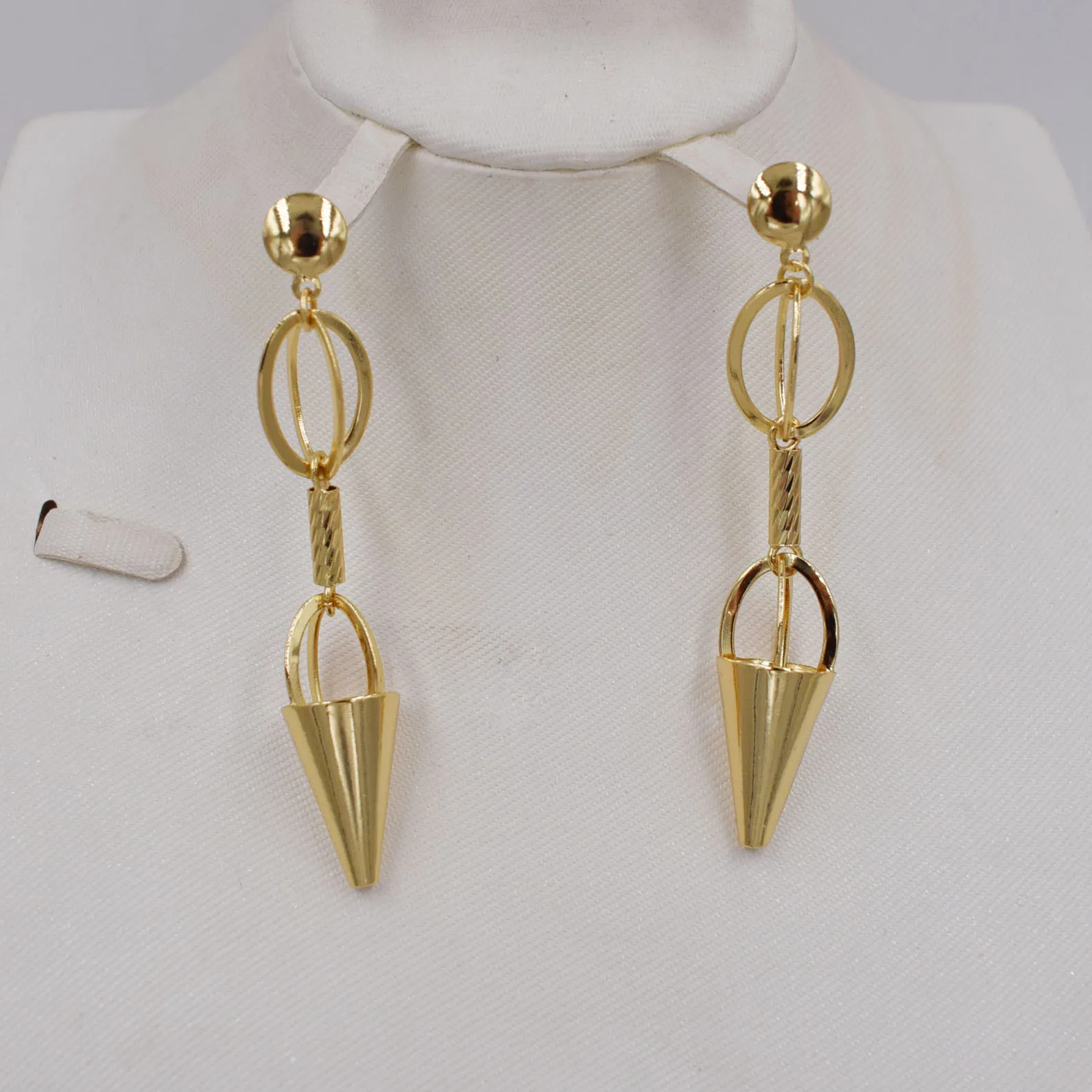 Высококачественные итальянские ювелирные изделия 750 с драгоценными камнями в