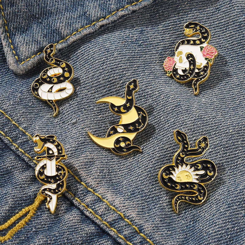 

MIX DESIGNS Snakes Enamel Label Pins Alloy Animal Jacket Brooch Pin Shirt Glove Badges Jewelries Gift for Kids WHOLESALE