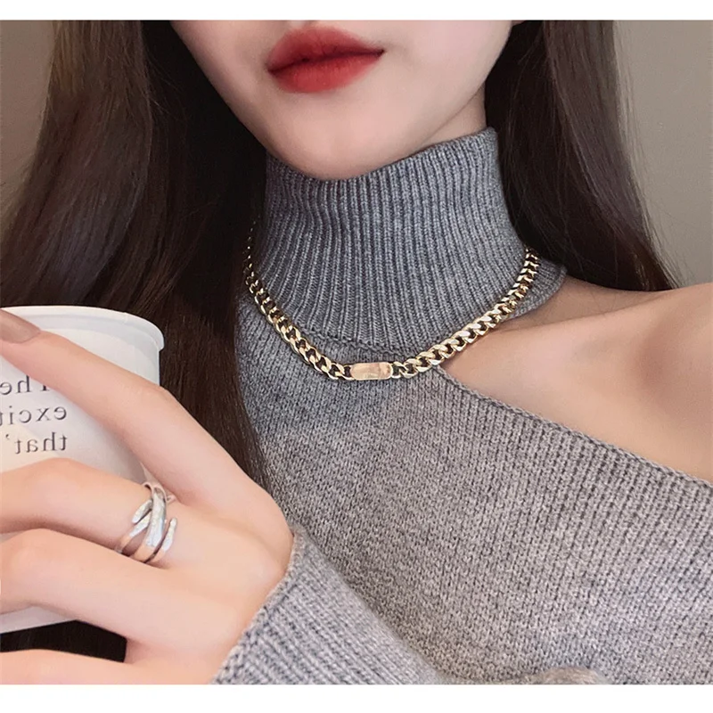 

Thick Chain Necklace Gold Plating Square Alloy Pendant Choker Four Seasons Universal Necklaces New Jewelry For Women