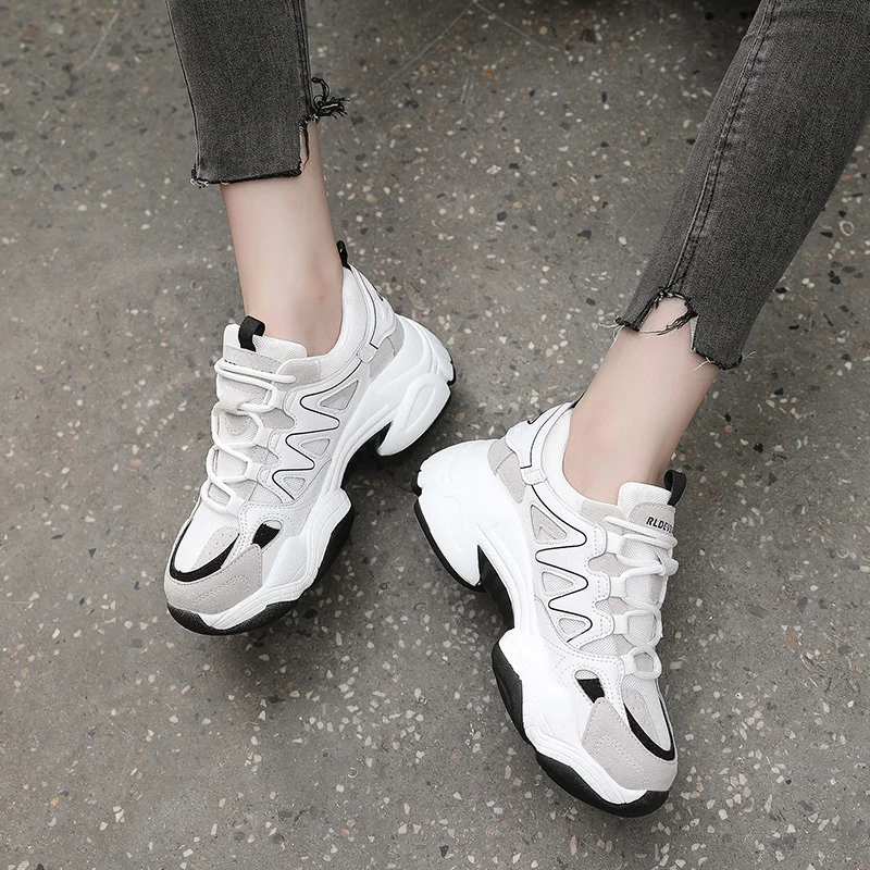 Женские массивные кроссовки на толстой подошве Вулканизированная подошва в