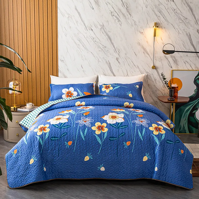 Домашнее стеганое покрывало в цветочек на кровать летнее одеяло клетчатое