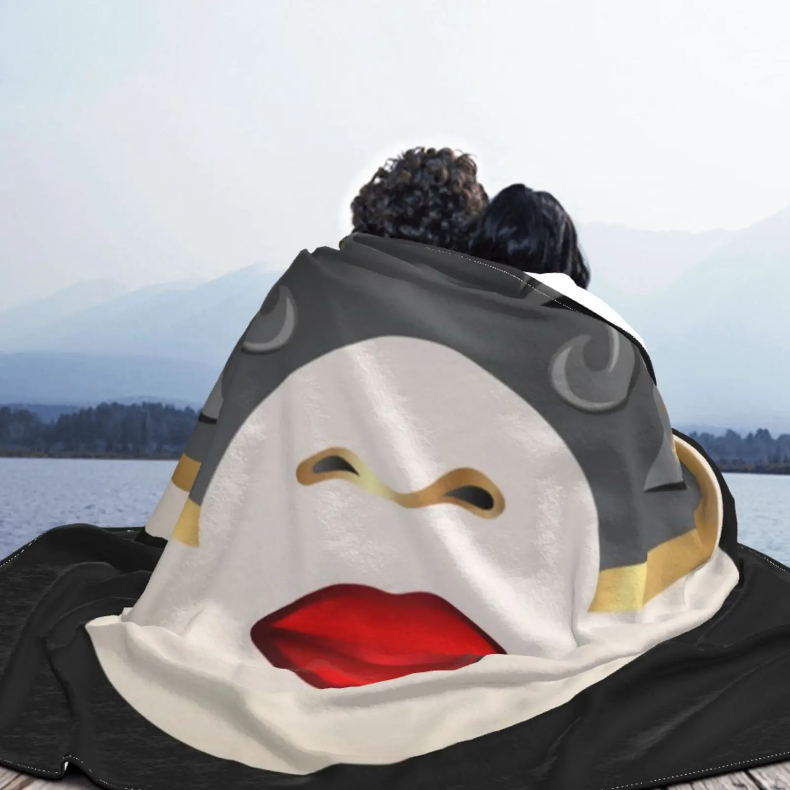 Маска для венецианского карнавала удобное мягкое одеяло кровати дивана Венеции