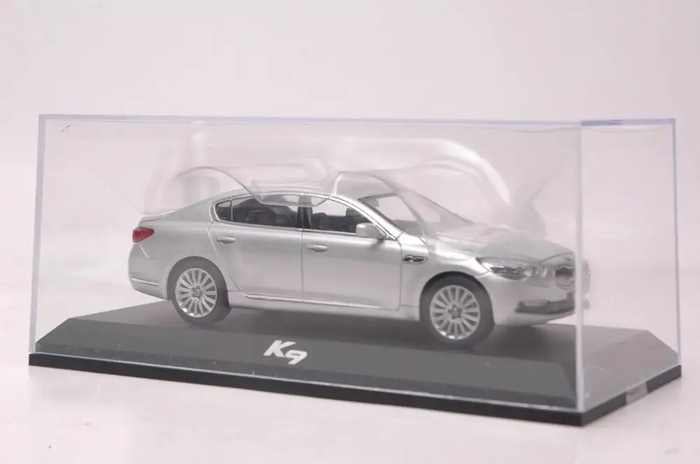 1:32 Модель литья под давлением для Kia K9 Quoris Silver Sedan игрушечный автомобиль из сплава