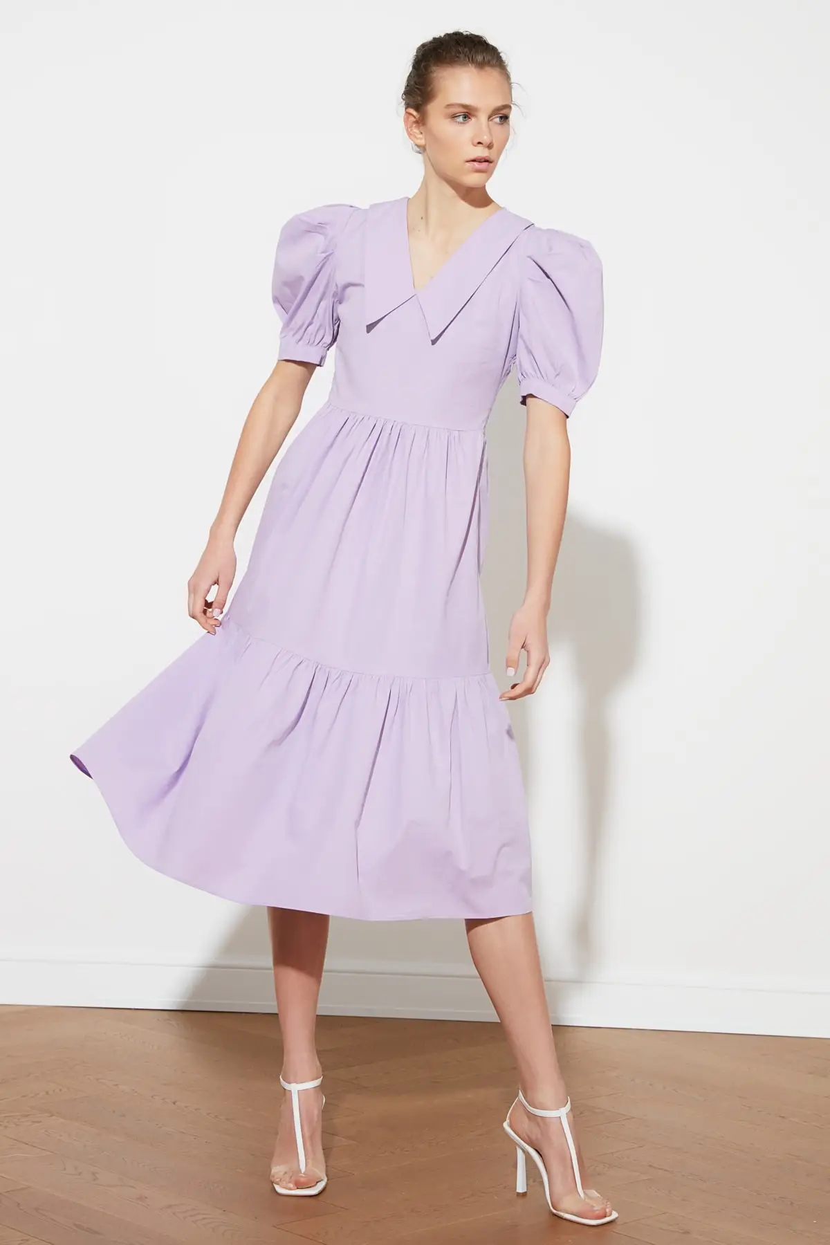 

Trendyol Collar Detailed Balloon Sleeve Dress TWOSS21EL1108