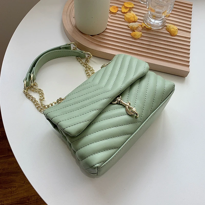 

Маленькие V-образные дизайнерские сумки через плечо из искусственной кожи для женщин 2021, трендовая сумка через плечо с цепочкой, дизайнерск...