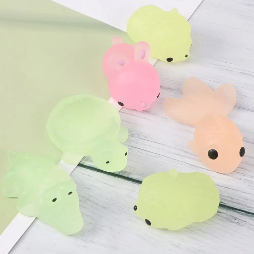 

8pcs Cute Animals Novelty Creative Children Luminous Toy Pinch TPR Small Group Whole Person Venting Decompression Toy (Random)