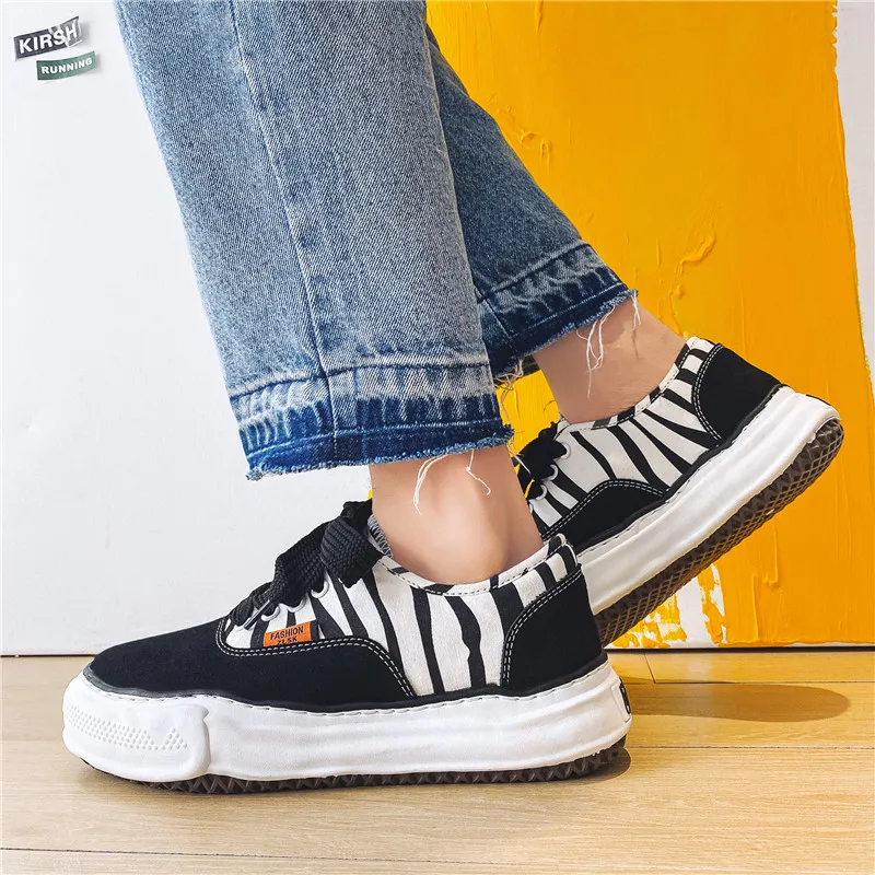 

Classic Canvas Shoes Men Sneakers Skateboarding Outdoor Sport Shoes Height Increasing Walk Shoe Zapatillas Deportivas Hombre