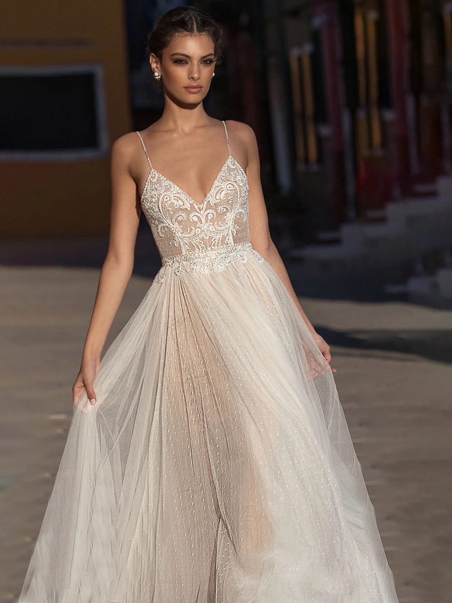 Beading Spaghetti Strap Wedding Dress Chic Modern A Line Polka Dots Tulle Backless Boho Beach Appliqued Bridal Gown Custom Made