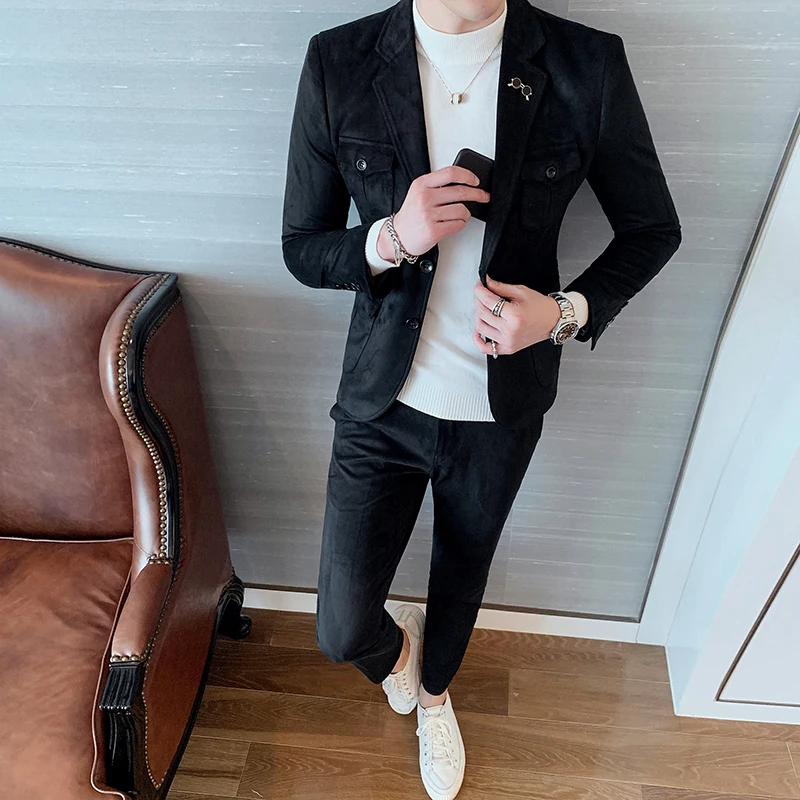 Замшевые мужские костюмы два предмета новые осенние зеленые с карманами