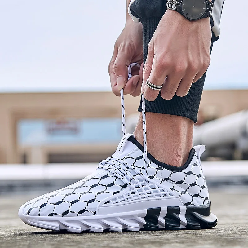 

Men Sneakers New Mens Casual Shoes Light Fashion Shoes Comfortable Breathable Sneakers 2021 Designer Free Shipping Tenis Hombre