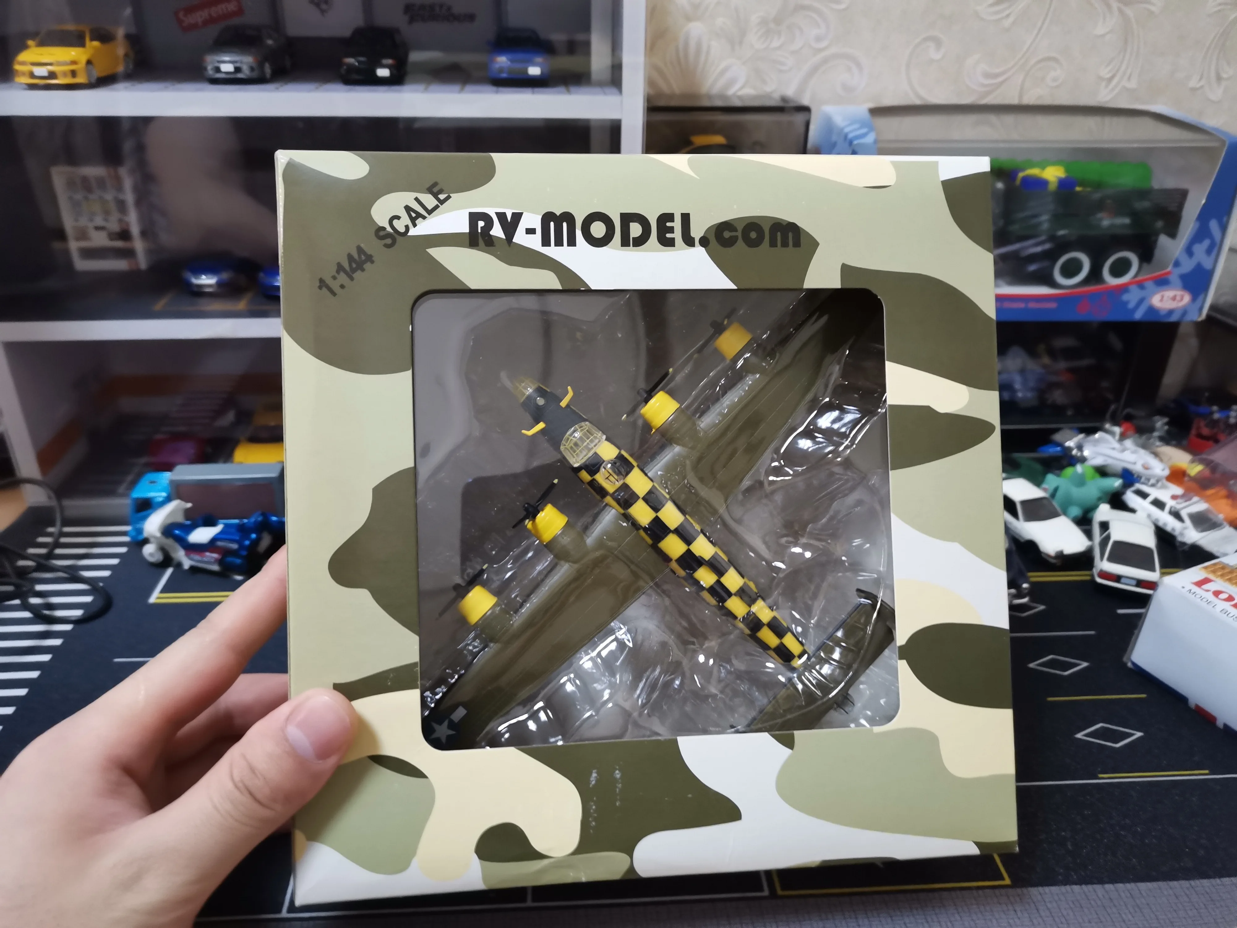 

1/144 USA 1944 Consolidated B-24D Liberator Plane Toy Gift