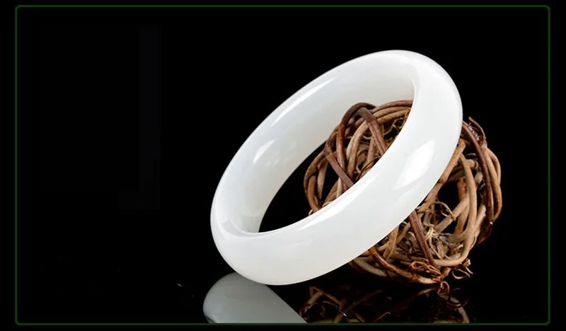 

Natural White Jade Bangle Bracelet Charm Jewellery Fashion Accessories Hand-Carved Round Bangle Gifts for Women Men